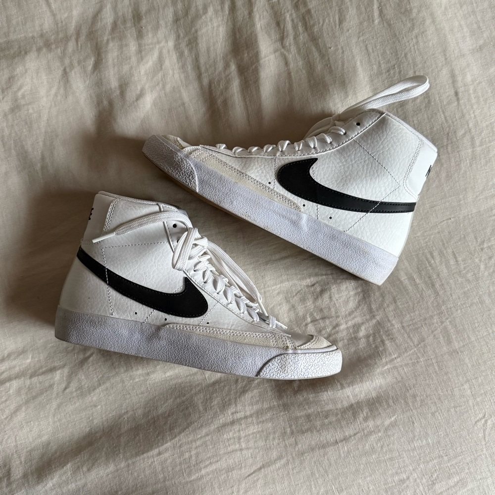 Nike Kids White and Black Sneakers